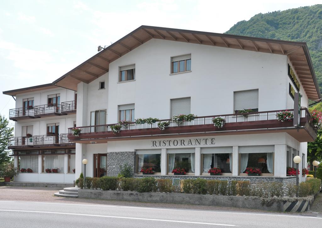 Albergo Ristorante Cima I Pra' Ponte nell'Alpi Luaran gambar